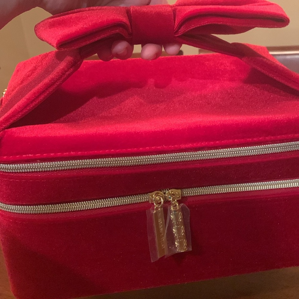 Absolutely stunning authentic Estee Lauder brand new large cosmetic velour case